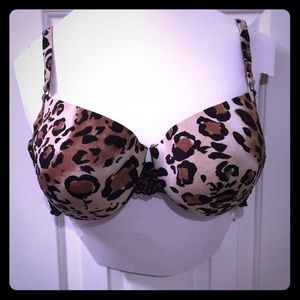 Animal print and black lace bra